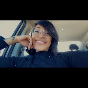 Meet your Posher, Desiree